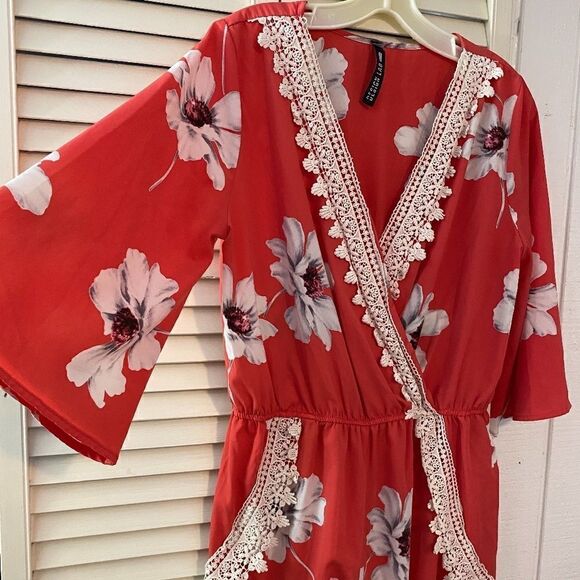 Design Lab Tangerine White Flower Pattern Romper - Picture 3 of 9